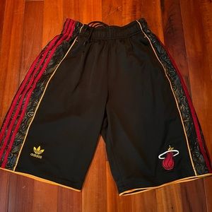 Vintage Heat shorts